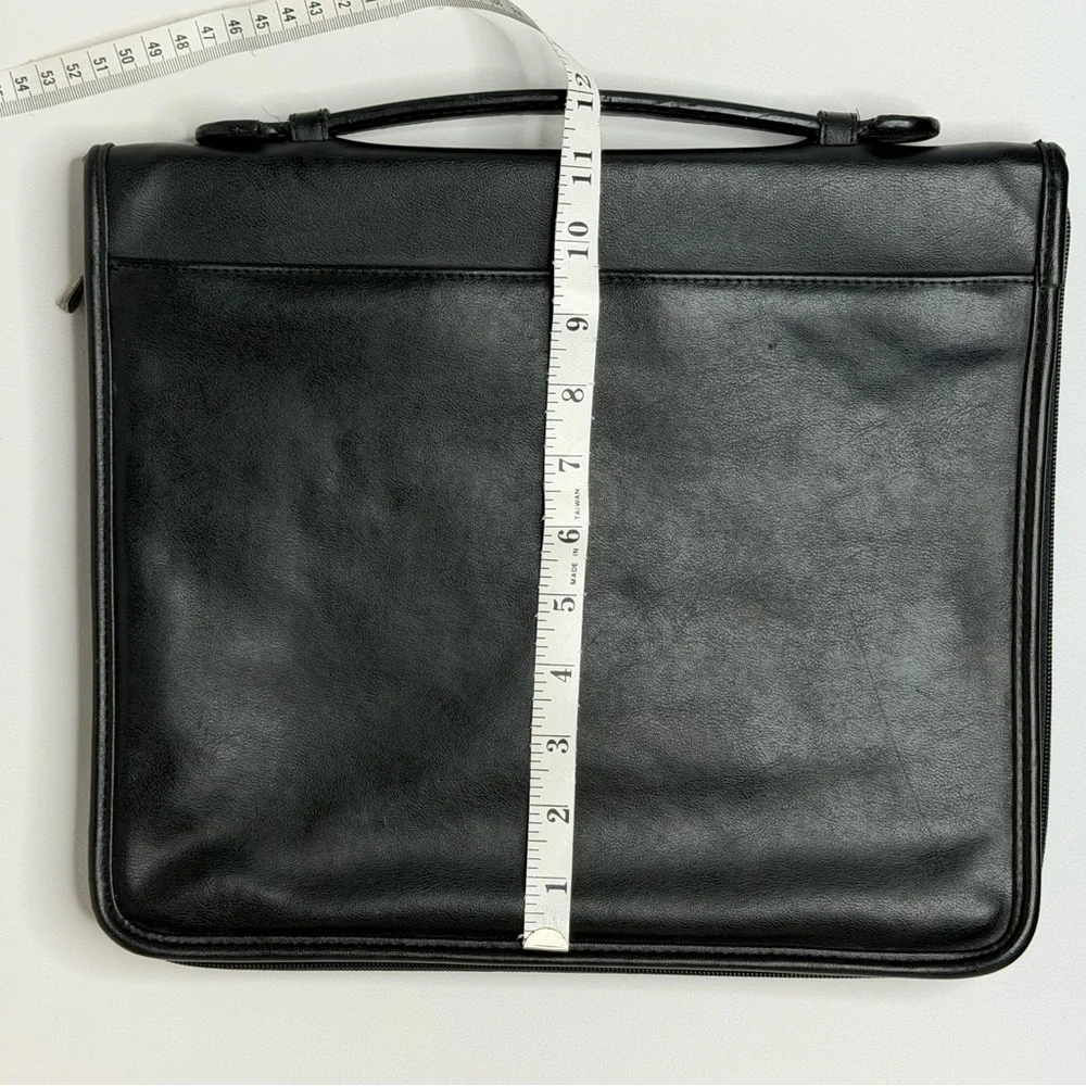 Avenues America  PU black leather zippered portfolio ring binder and calculator